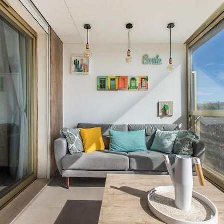 Lb Vacation Rentals I Admire Panoramic Ocean Views Through Walls Of Windows คานส์ ภายนอก รูปภาพ