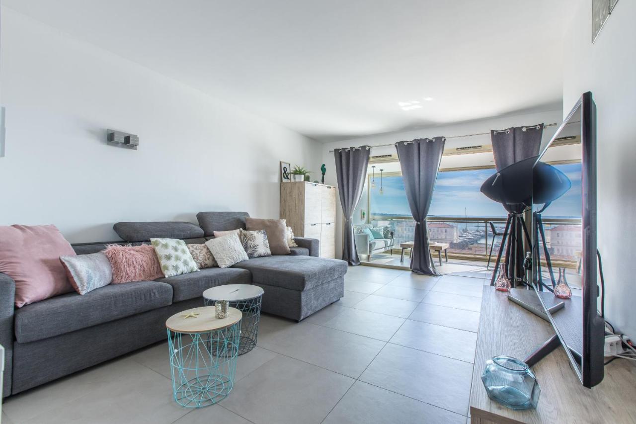 Lb Vacation Rentals I Admire Panoramic Ocean Views Through Walls Of Windows คานส์ ภายนอก รูปภาพ