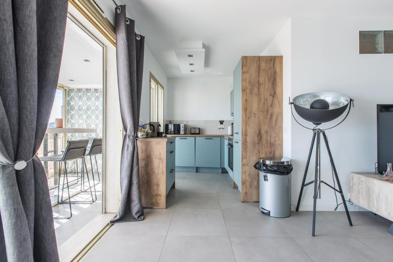 Lb Vacation Rentals I Admire Panoramic Ocean Views Through Walls Of Windows คานส์ ภายนอก รูปภาพ